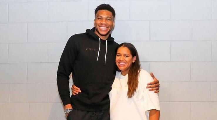 Γιάννης Αντετοκούνμπο: Δημοσίευσε πρώτη φορά εικόνα της συζύγου του από το white party τους και αποθεώθηκε