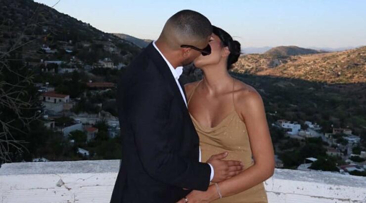 H γοητευτική επώνυμη Κύπρια έφερε στον κόσμο την κορούλα της [βίντεο]