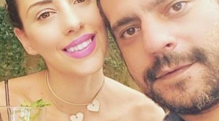 Απίστευτο: Δείτε πόσο μεγάλωσε η κοιλίτσα της συντρόφου του Γιώργου Ρούσσου