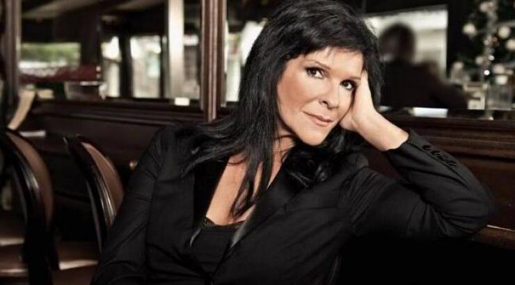 Σοφία Βόσσου: Γιατί δεν βγάζει πια τραγούδια;