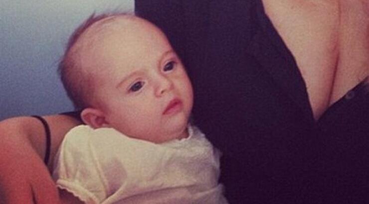 Η όμορφη μαμά, μας συστήνει την κόρη της Νάγια!