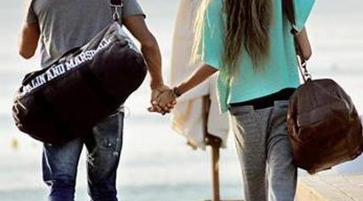 Για ποιο ερωτευμένο ζευγάρι Ελλήνων το καλοκαίρι δεν τελειώνει ποτέ;