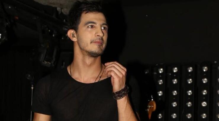 Μετά τον Δήμο Αναστασιάδη, κι άλλος αποκάλυψε ότι περνούσε ώρες στην... τουαλέτα με φωτογραφίες της Μενεγάκη