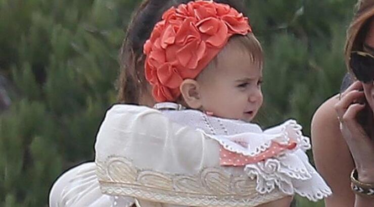 Ένα μωρό για τσίμπημα! Ποιας celebrity μαμάς είναι κόρη;