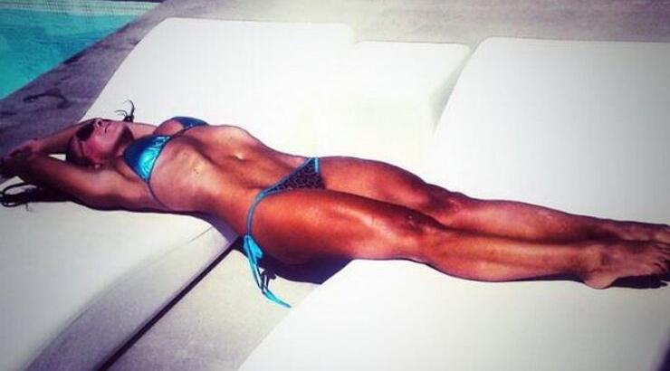 Ποια Ελληνίδα celebrity διαθέτει αυτό το σώμα;