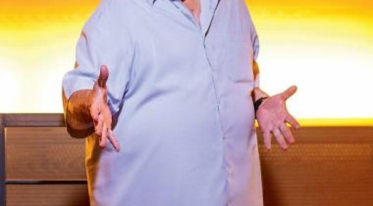 Κώστας Βουτσάς: Δείτε τον ηθοποιό να νανουρίζει το νεογέννητο γιο του