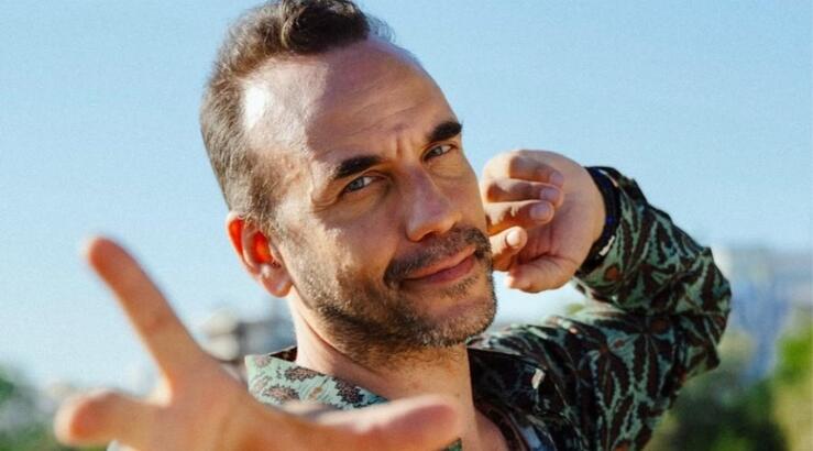 Ο Πάνος Μουζουράκης εξομολογείται: "Όταν έχεις κόρη, δεν έχεις άλλη επιλογή, πέφτει καψούρα"