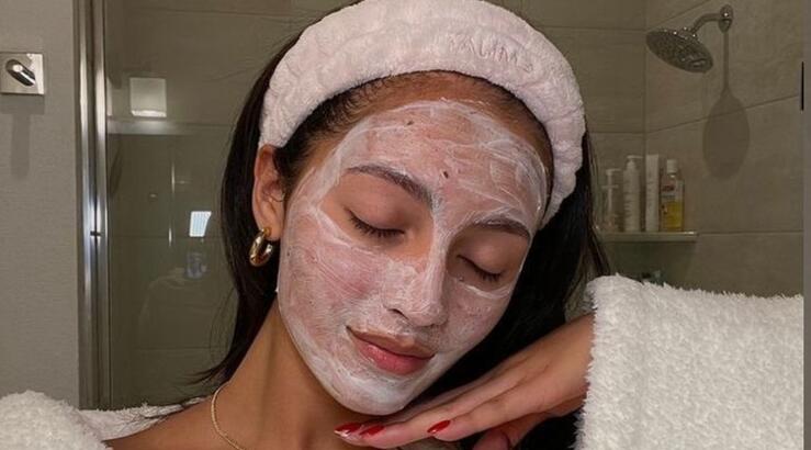 Μάσκα με άργιλο: Χρειάζεται να την εντάξεις στη ρουτίνα σου;