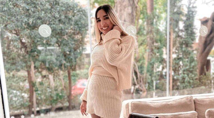 Ανδρεάνα Φραγκούδη: Το στοργικό στιγμιότυπο στα χιόνια με τον σύζυγό της να φιλάει τη φουσκωμένη της κοιλίτσα!