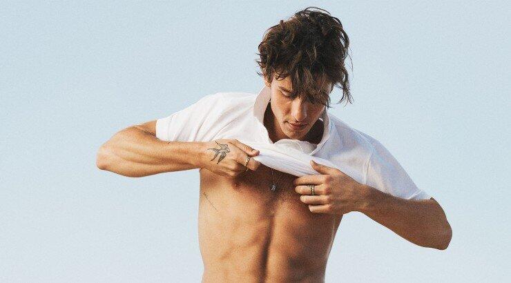 Η Tommy Hilfiger παρουσιάζει την παγκόσμια συνεργασία “Play it forward” με τον Shawn Mendes για την επόμενη μέρα στο ταξίδι της βιωσιμότητας