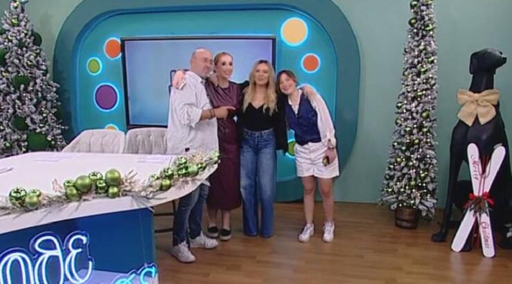 Ήρθε και έδεσε: Το πλατό της εκπομπής «ντύθηκε» γιορτινά [βίντεο]