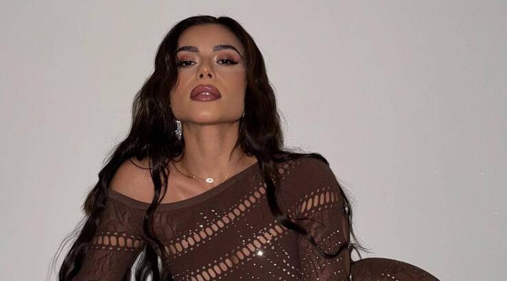 Ελευθερία Ελευθερίου: Την «τσακώσαμε» με σέξι look στον Πρωταρά  [εικόνες & βίντεο]