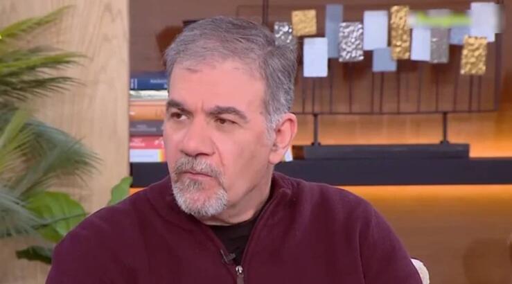 Δημήτρης Σταρόβας: «Πιο πολύ με σόκαρε που δεν μπορούσα να παίξω κιθάρα» [βίντεο]