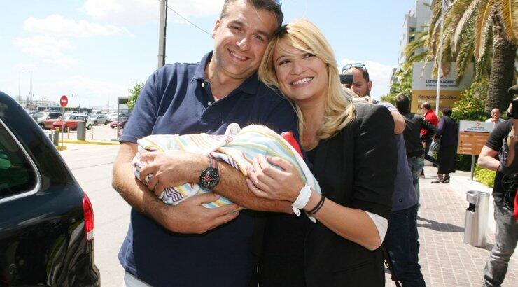 Ο Γιώργος Λιάγκας αποκάλυψε σε ποιον μοιάζει το δεύτερο παιδί του με τη Φαίη Σκορδά