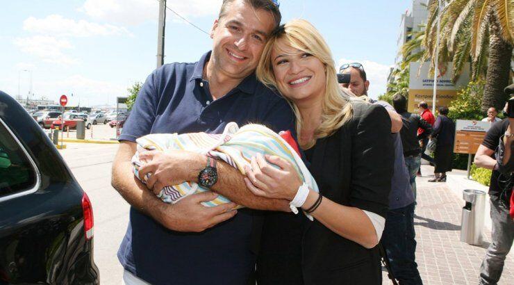 Ο Γιώργος Λιάγκας αποκάλυψε σε ποιον μοιάζει το δεύτερο παιδί του με τη Φαίη Σκορδά