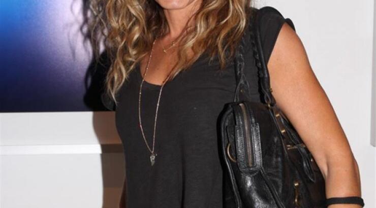 Κόβει ανάσα η Λάσπα με το κορμί της