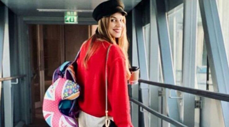 Κωνσταντίνα Ευριπίδου: Δεν πάει το μυαλό σας τι κάνει λίγο πριν απογειωθεί με αεροπλάνο!