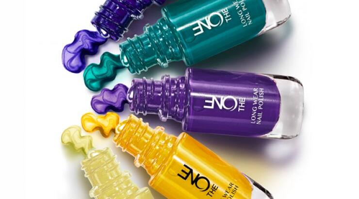 Κάντε βουτιά στο χρώμα με τα νέα Nail Polish "The One"