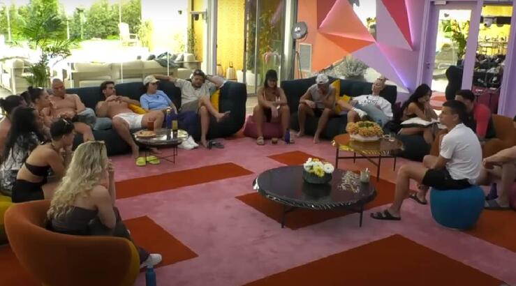 Big Brother: Η πρώτη ποινή σε τρεις παίκτες [βίντεο] 