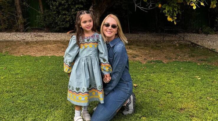 Σύλβια Μαυροπούλου: Συγκινημένη στην αποφοίτηση της κόρης της από το νηπιαγωγείο [εικόνες]