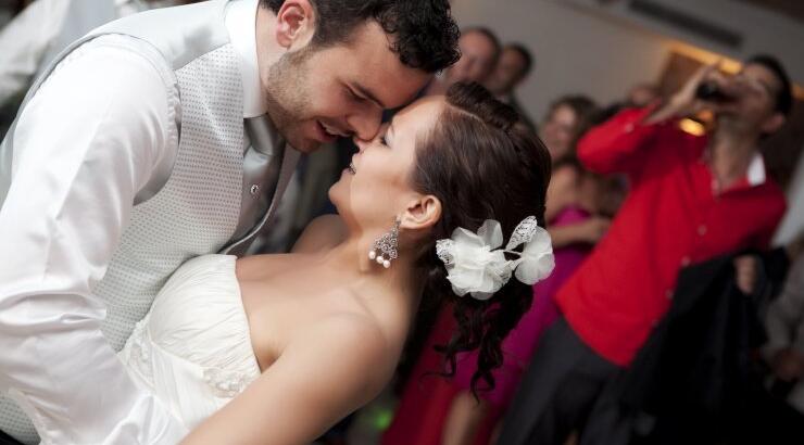 Μουσική για δεξίωση γάμου