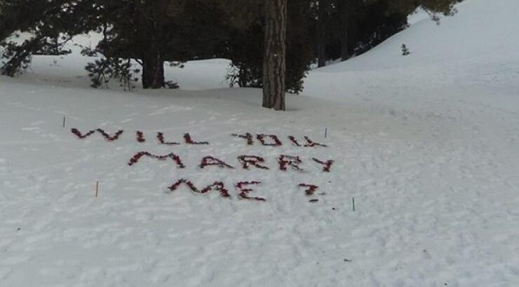 Ποια Κύπρια παρουσιάστρια δέχτηκε αυτή τη ρομαντική πρόταση γάμου;