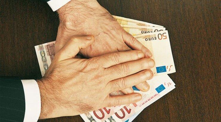 Αποζημιώσεις €4 εκατ. στους λογαριασμούς απερχόμενων βουλευτών