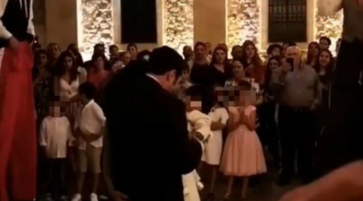 Απίστευτη αποκάλυψη από Κύπριο ηθοποιό: "Μας έβαλαν χαρτοπετσέτες σε φακελάκι του γάμου μας" [βίντεο]