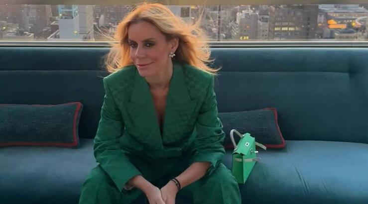 Λώρια Χατζηγεωργίου: Σου δείχνει ένα από τα χρώματα που θα κυριαρχήσουν στις τσάντες αυτή τη σεζόν