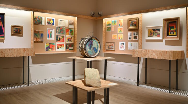 Νέα προσωρινή έκθεση στη Λεβέντειο Πινακοθήκη Χριστόφορος Σάββα: Απλά – Περίπλοκα – Αόρατα: Ένα άγνωστο αρχείο 20 Νοεμβρίου 2025 - 28 Ιουνίου 2026