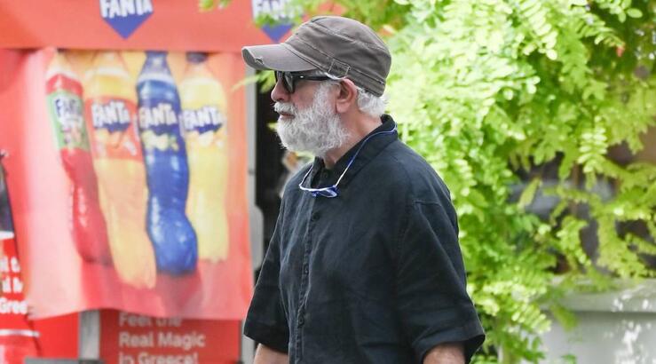 Πέτρος Φιλιππίδης: Φανερά αλλαγμένος στην πρώτη δημόσια εμφάνιση μετά τη φωτιά στο σπίτι του