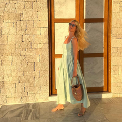 Claudia Schiffer: Νέα στιγμιότυπα από τις διακοπές της στην Ελλάδα