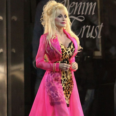 Dolly Parton: Συγκίνησε στη Νέα Υόρκη μετά την περιπέτεια με την υγεία της
