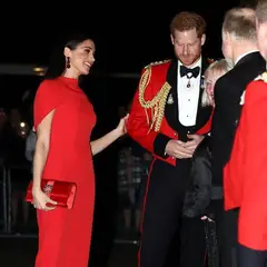 Η βασιλική οικογένεια κρατά αποστάσεις από Meghan Markle και Harry σε μια δύσκολη περίοδο