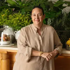 Συνέντευξη – Natasha Sideris: Από τις κυπριακές ρίζες στην κορυφή της διεθνούς φιλοξενίας