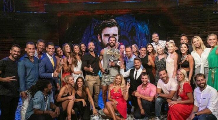 Ένας από τους πιο αγαπητούς παίκτες του "Survivor 2" ανεβαίνει τα σκαλιά της εκκλησίας! [εικόνες]