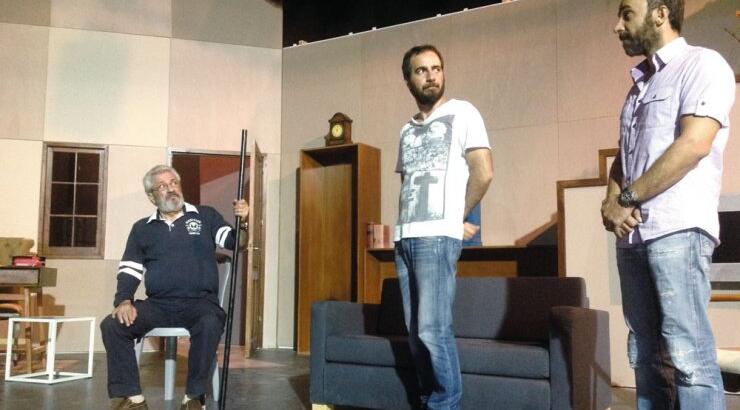 Πήγαμε στις πρόβες της νέας θεατρικής παράστασης του Λώρη Λοϊζίδη