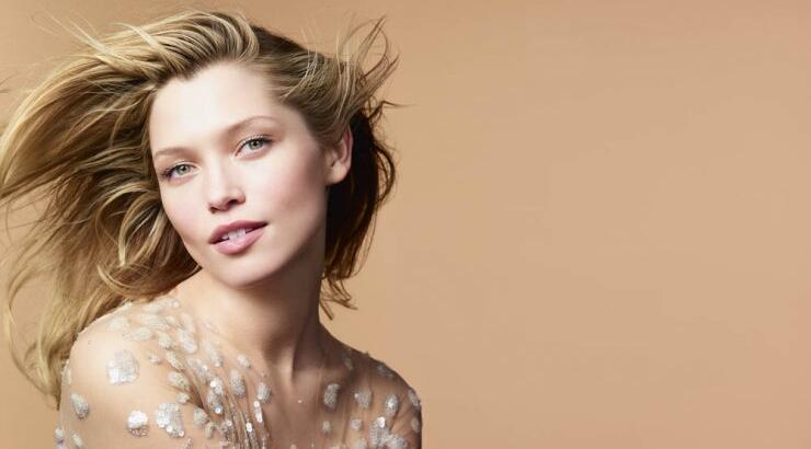 Απόκτησε φυσική κάλυψη με ένα ανάλαφρο φον ντε τεν με υφή ορού