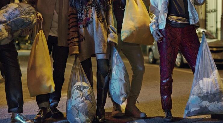  H&M: Σε παροτρύνει να ανακύκλωσεις τώρα τα ρούχα σου 