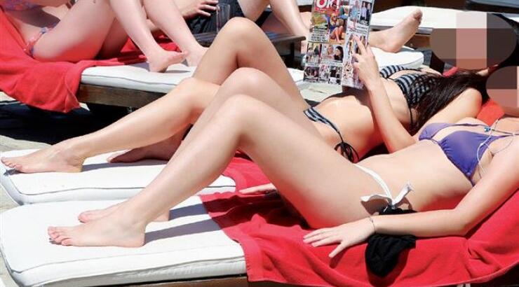 Ποια είναι η μαμά και ποια η κόρη;