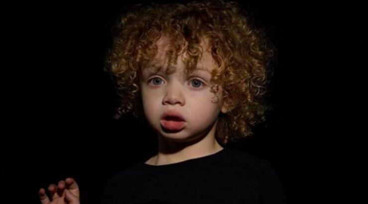 Πασίγνωστος τραγουδιστής μας έδειξε τον γιο του, Άδωνη και είναι ένα κουκλί! [εικόνες]