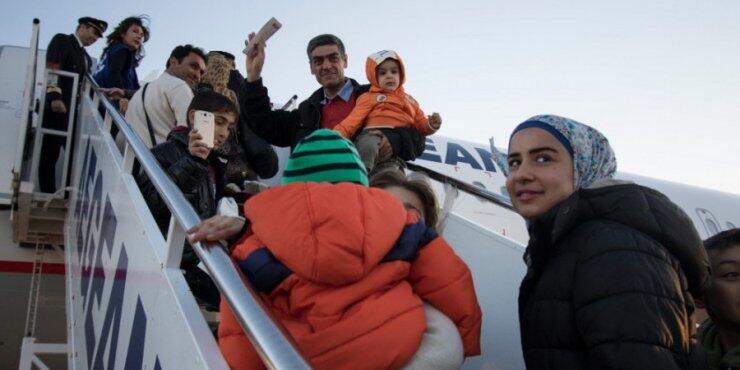Μελετάται ενδεχόμενο αεροπορικής μεταφοράς προσφύγων στην ΕΕ 