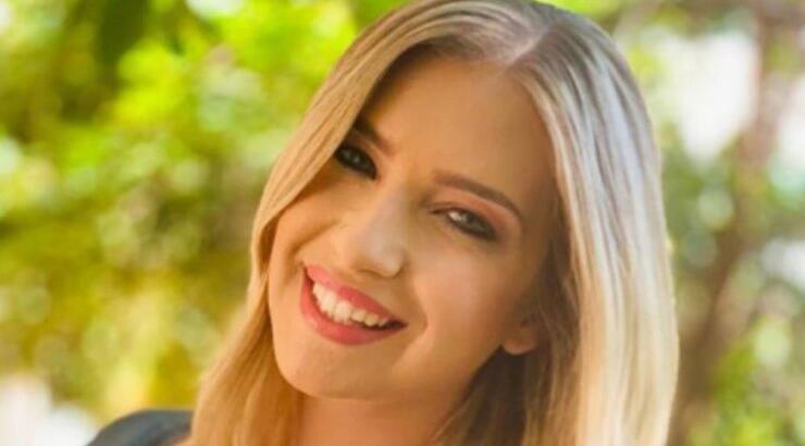 Αφροδίτη Γεωργίου: Ποζάρει χαϊδεύοντας την φουσκωμένη της κοιλίτσα 