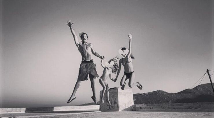 Άγγελος Λάτσιος: Το κυνηγητό στην παραλία με τη μικρή Μαρίνα [εικόνα]