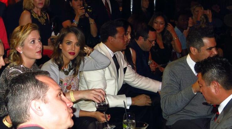 H Jessica Alba γιόρτασε τη χρονιά του…αλόγου [φωτογραφίες]