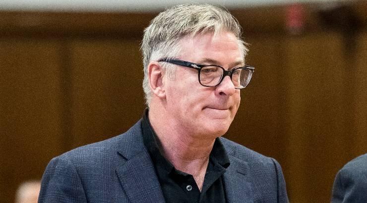 Alec Baldwin: Αγωγή σε βάρος του καθώς το σενάριο δεν προέβλεπε πυροβολισμό! 