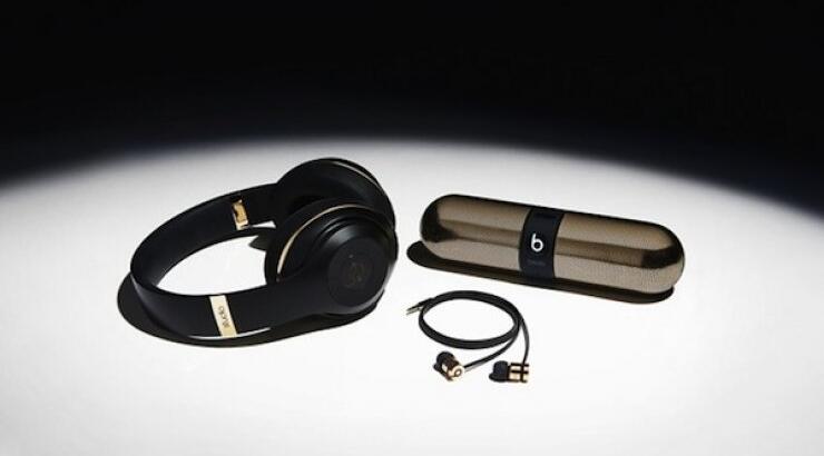 Τα hi-tech αξεσουάρ του Αλεξάντερ Γουάνγκ 