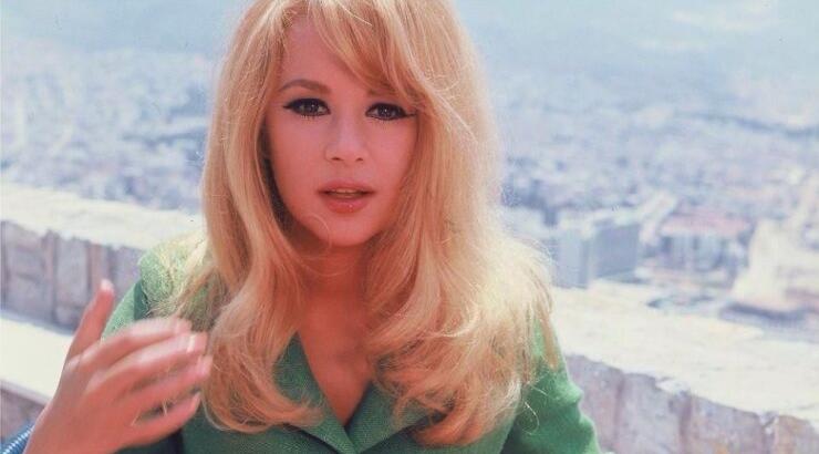 Ελληνίδα ηθοποιός αποκαλύπτει: "Παίρνω κάθε μέρα στο τηλέφωνο της Αλίκης Βουγιουκλάκη" [βίντεο]