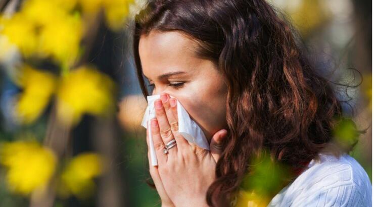 Αλλεργίες της άνοιξης: Συμπτώματα και θεραπεία