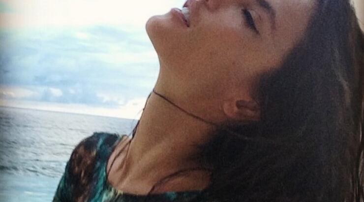 Η Alessandra Ambrosio στην καμπάνια της Replay